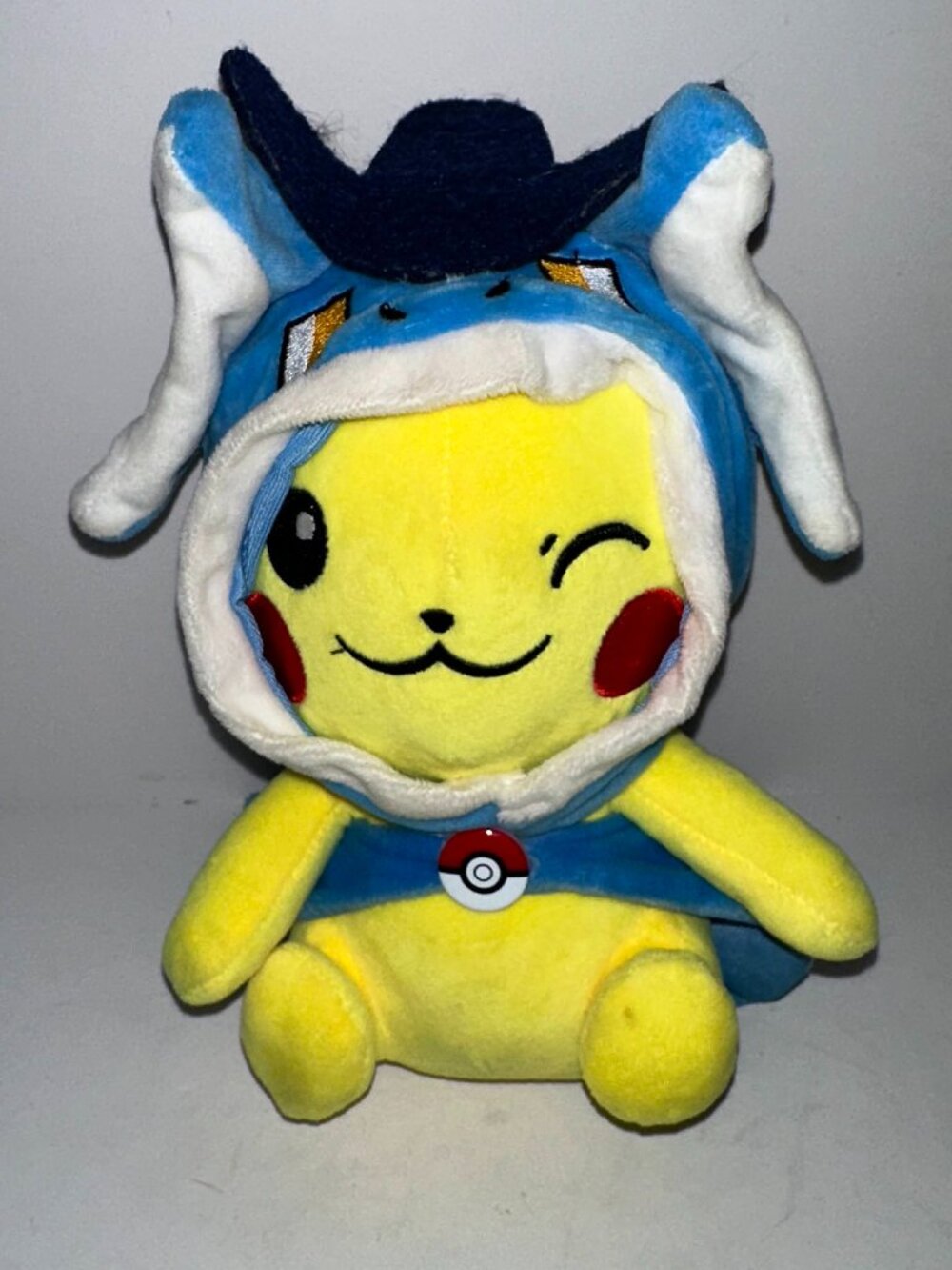 Pokémon Center? Original Pikachu 8" Plush Blue Gyarados Poncho WINKING RARE?